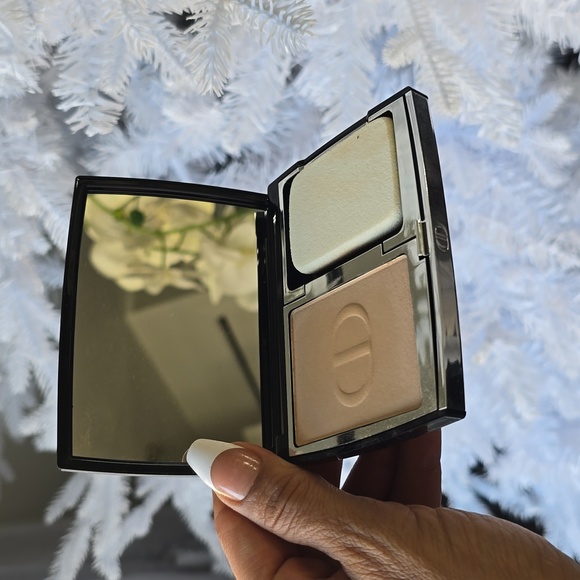 Dior 4NForever Natural Velvet Compact Foundation BNIB - Picture 3 of 8